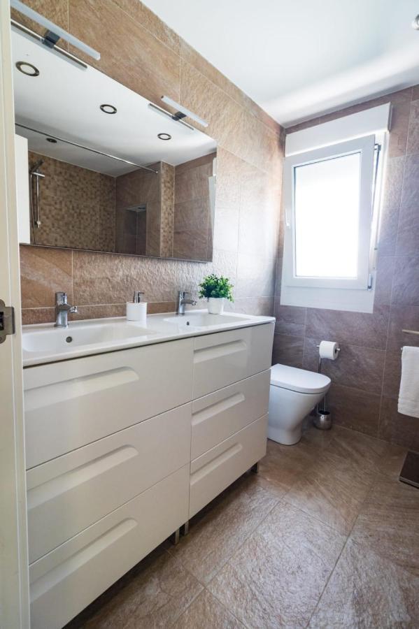 Apartamento Lujoso Atico Entre 2 Playas Con Garaje, Terraza, Vistas Y Wifi Gijón Exterior foto