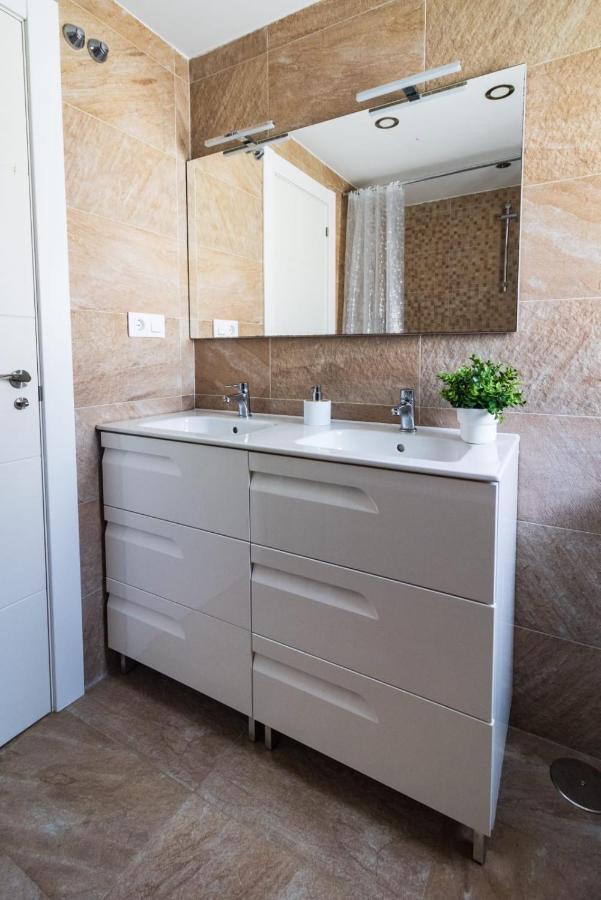 Apartamento Lujoso Atico Entre 2 Playas Con Garaje, Terraza, Vistas Y Wifi Gijón Exterior foto