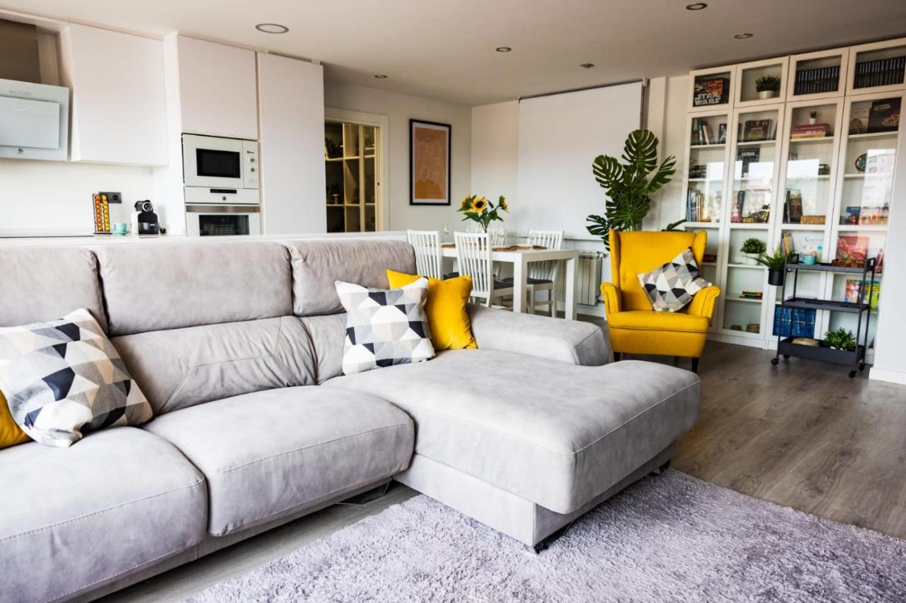 Apartamento Lujoso Atico Entre 2 Playas Con Garaje, Terraza, Vistas Y Wifi Gijón Exterior foto