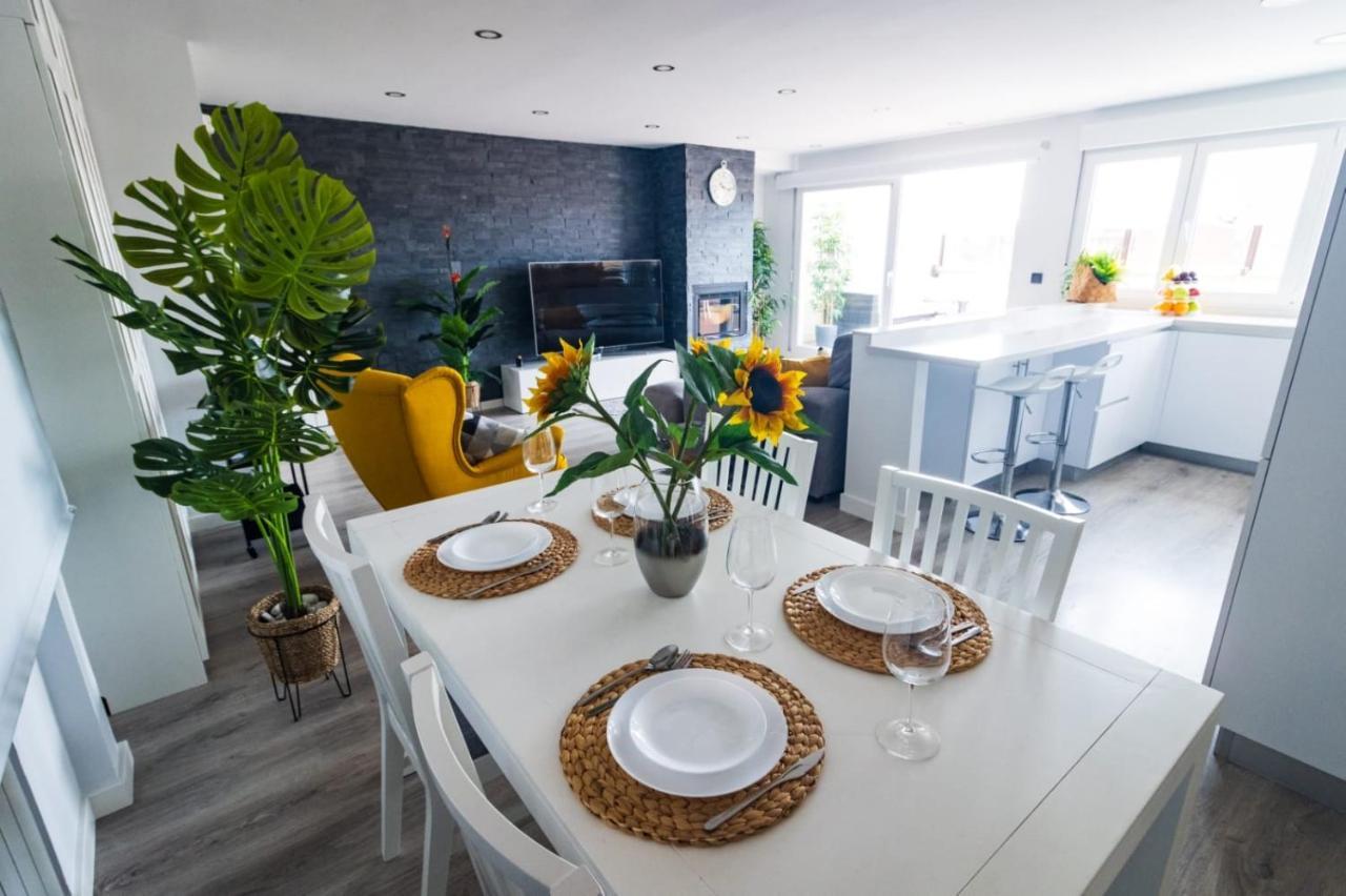 Apartamento Lujoso Atico Entre 2 Playas Con Garaje, Terraza, Vistas Y Wifi Gijón Exterior foto